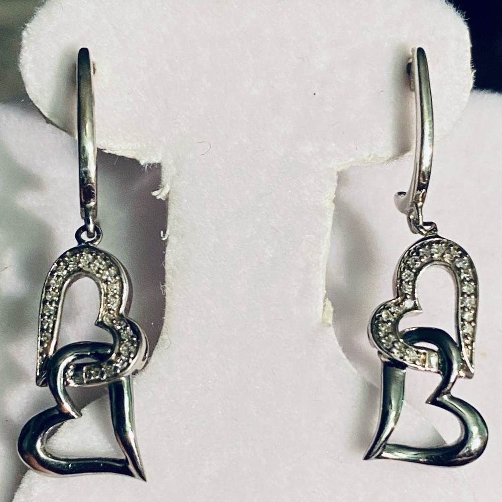 NWOT .22 CTW GENUINE DIAMOND DANGLE HEART EARRINGS - Picture 2 of 10